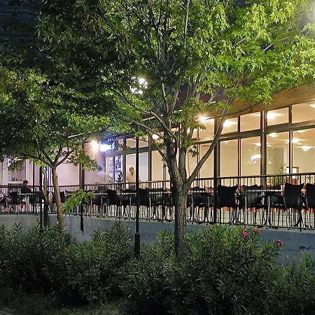 Mala Luka Rezort Omiš