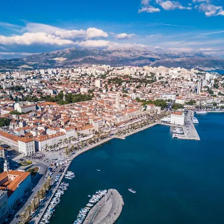 Mala Luka Rezort Omiš